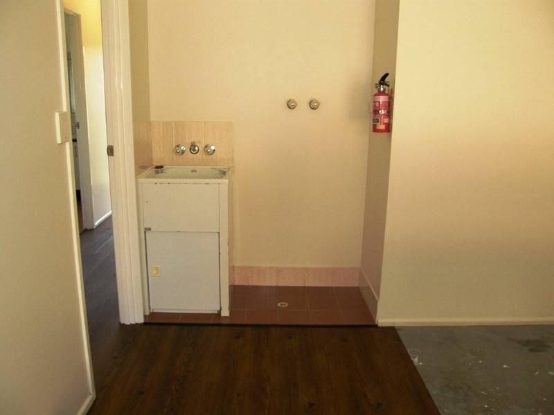 2/38 Milbong Street, Battery Hill QLD 4551