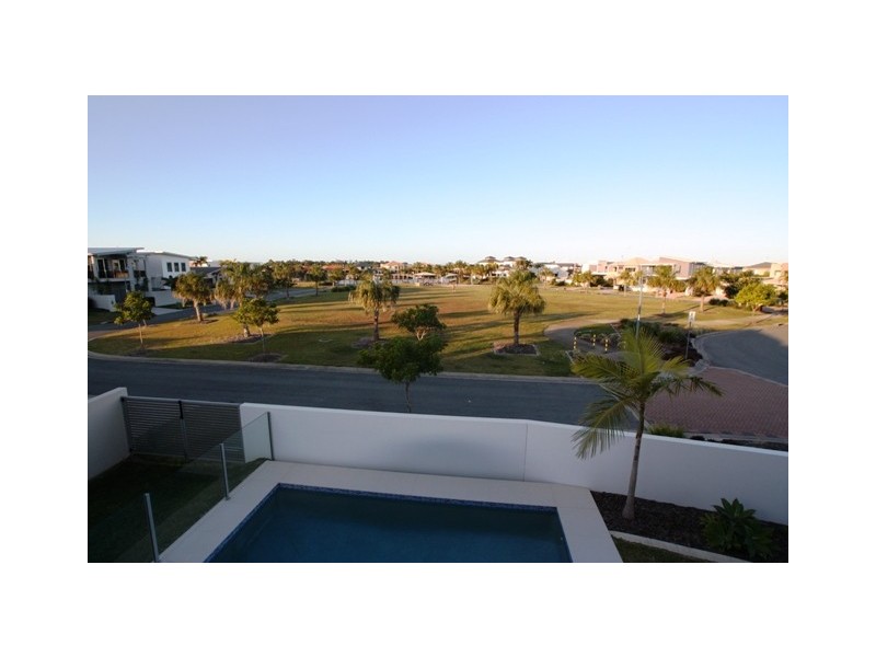 38 Tarawa, Kawana Island QLD 4575