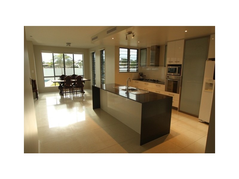 38 Tarawa, Kawana Island QLD 4575