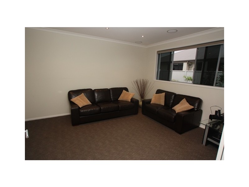 38 Tarawa, Kawana Island QLD 4575