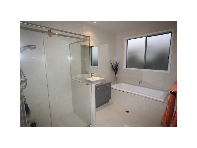 38 Tarawa, Kawana Island QLD 4575