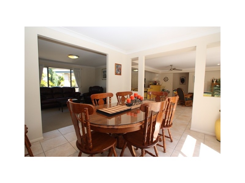 5 Sting Ray Harbour Court, Pelican Waters QLD 4551