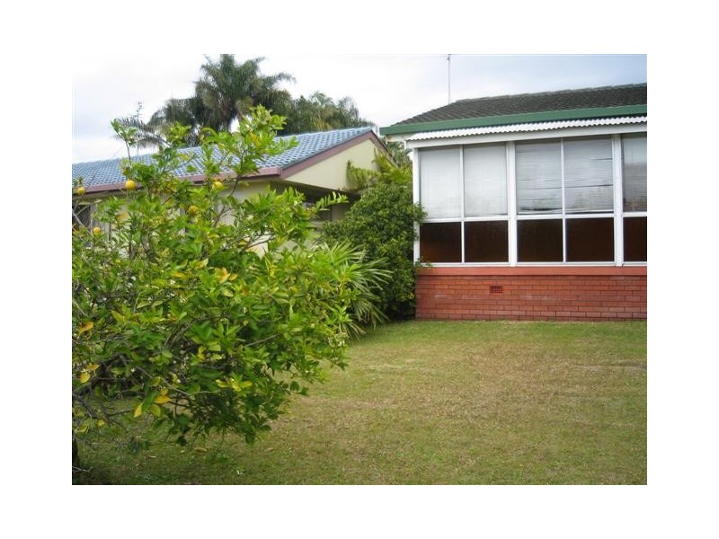 18 First Avenue, Caloundra QLD 4551
