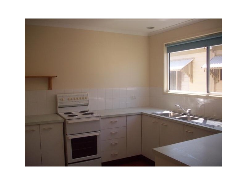 4 Coolum Street, Dicky Beach QLD 4551