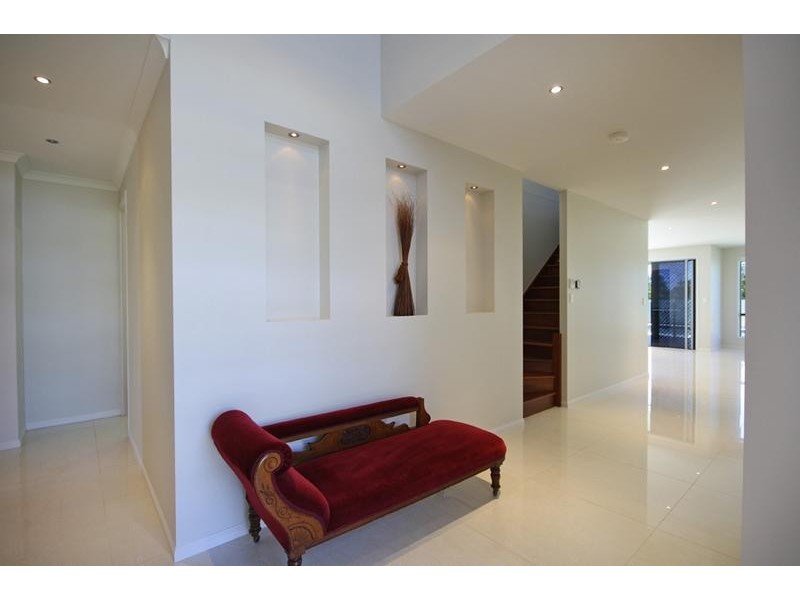 38 Tarawa Street, Kawana Island QLD 4575