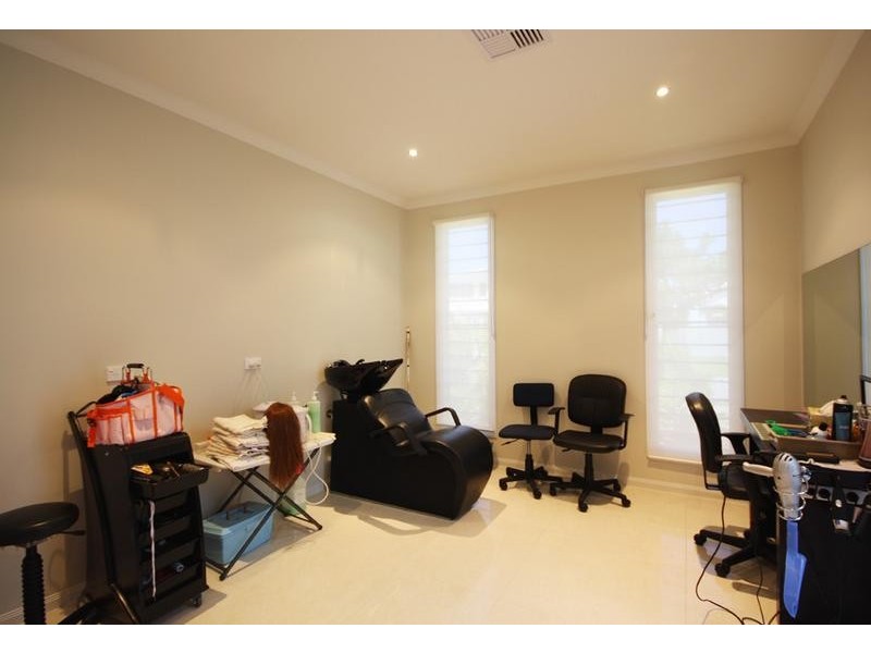 38 Tarawa Street, Kawana Island QLD 4575