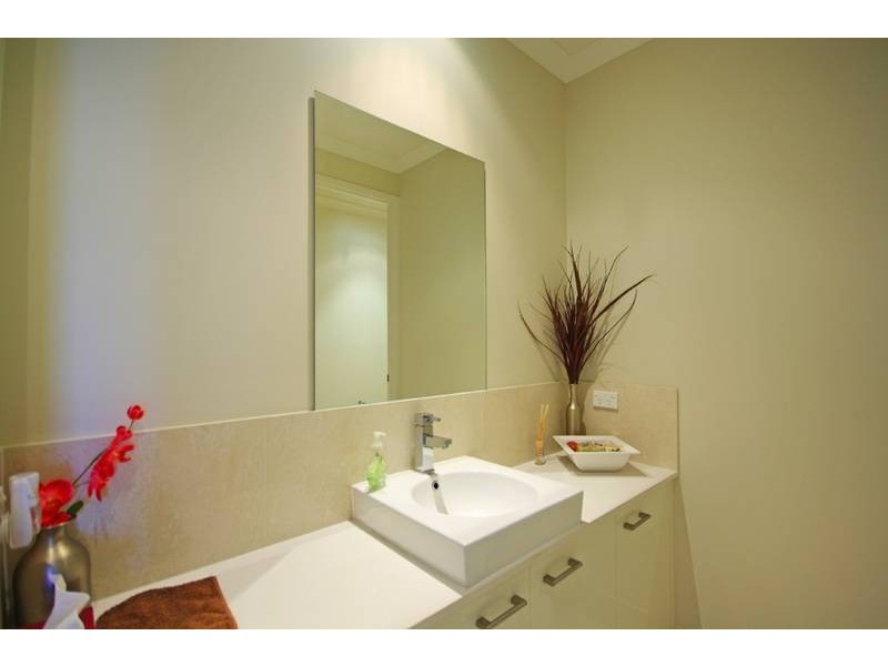 38 Tarawa Street, Kawana Island QLD 4575
