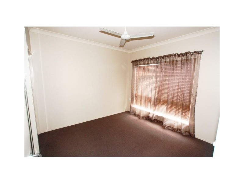2/2 Grand Parade, Kawana Island QLD 4575