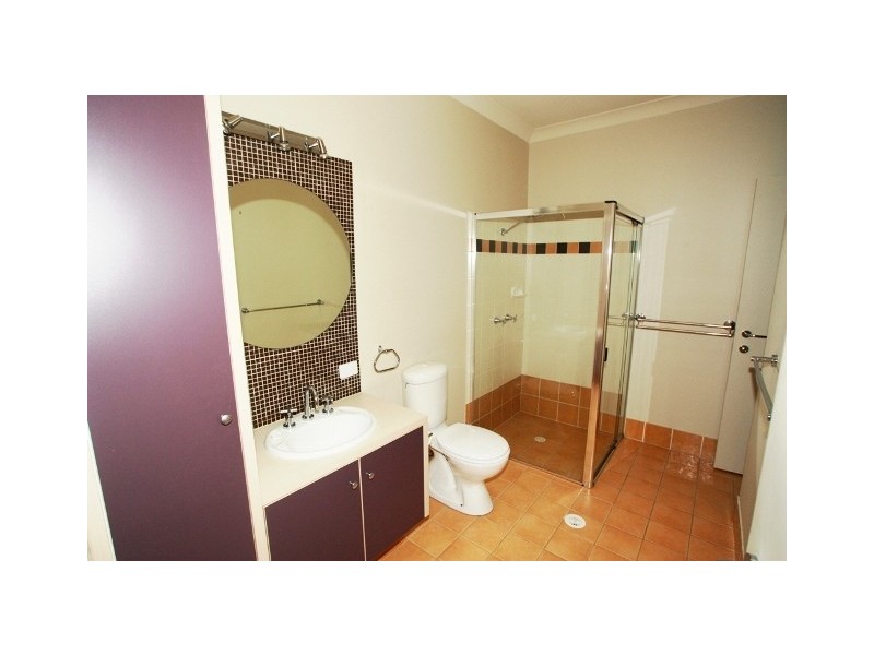 2/2 Grand Parade, Kawana Island QLD 4575