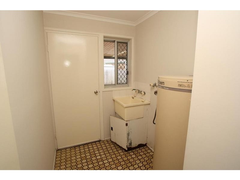 18 Girraween Street, Warana QLD 4575