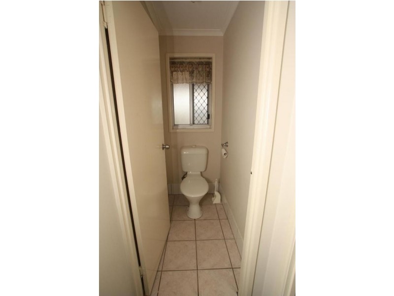 18 Girraween Street, Warana QLD 4575