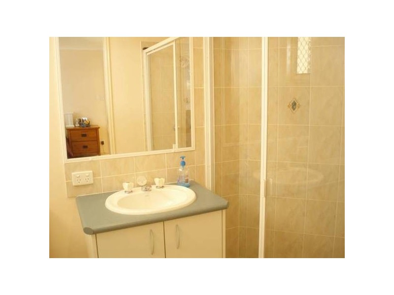 216/ Lakeshore Place, Little Mountain QLD 4551