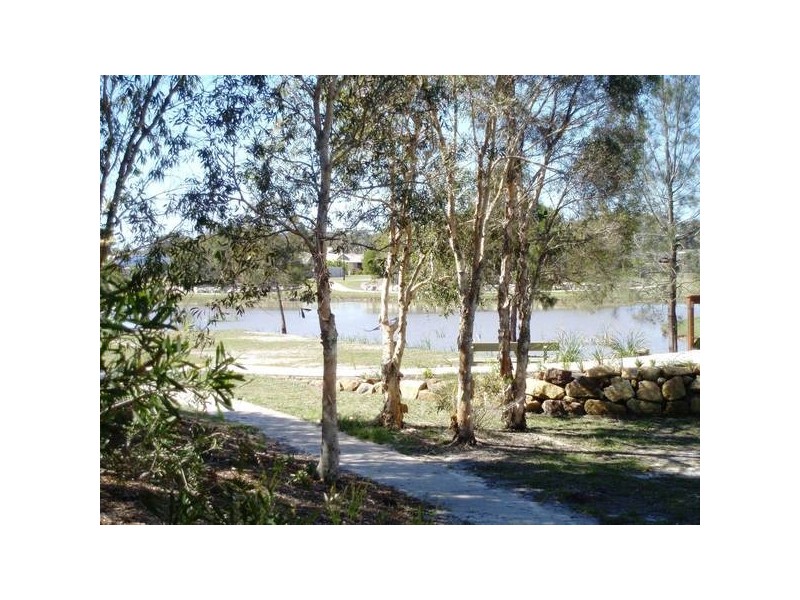 216/ Lakeshore Place, Little Mountain QLD 4551