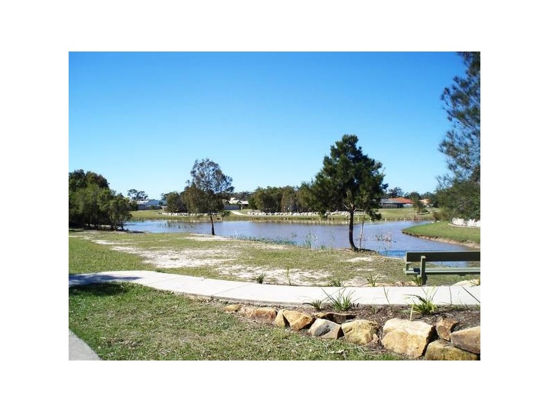 216/ Lakeshore Place, Little Mountain QLD 4551