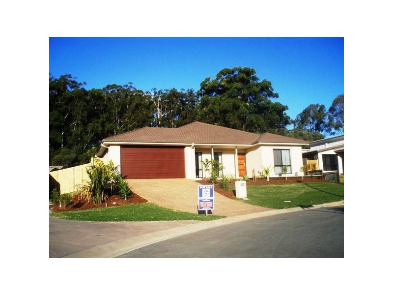 3 Somerset Lane, IVADALE LAKES, Little Mountain QLD 4551