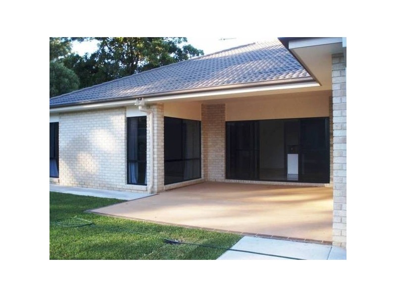 3 Somerset Lane, IVADALE LAKES, Little Mountain QLD 4551