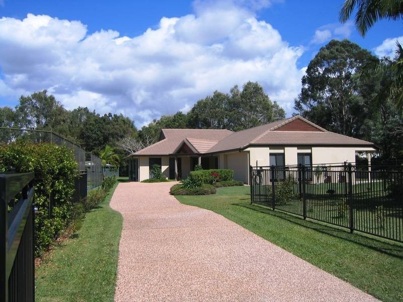 3 Earls Court, Little Mountain QLD 4551
