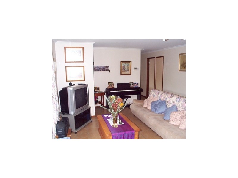 Milbong Street, Battery Hill QLD 4551