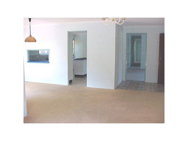 5 Neelong Court, Warana QLD 4575