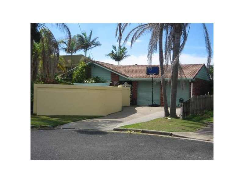 5 Neelong Court, Warana QLD 4575