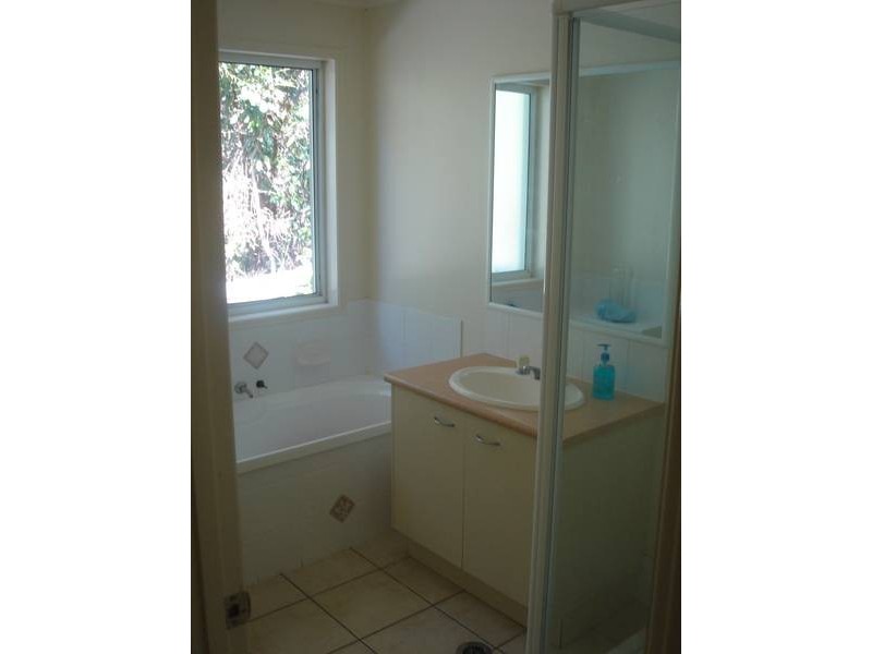 6 Carisbrook Court, Little Mountain QLD 4551