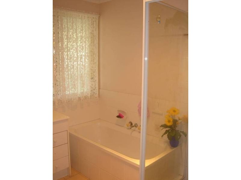 100 Beerburrum Street, Battery Hill QLD 4551