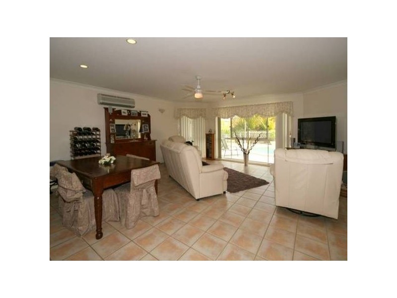 2 Eucalyptus Place, Little Mountain QLD 4551