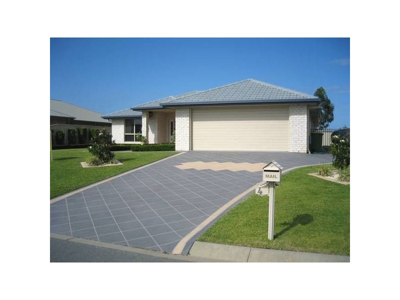 4 Rutherford Place, Pelican Waters QLD 4551