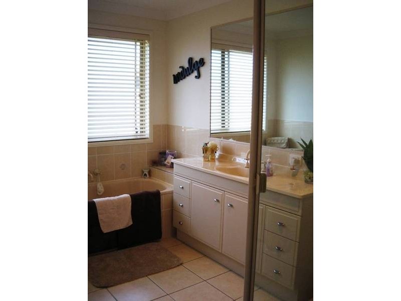 4 Rutherford Place, Pelican Waters QLD 4551