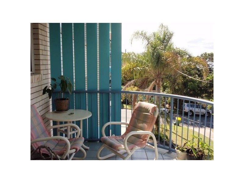 2/2 Upper Gay Terrace, Kings Beach QLD 4551