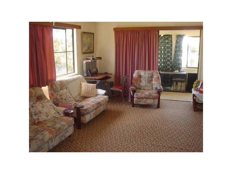 21 Kumala Street, BATTERY HILL, Caloundra QLD 4551
