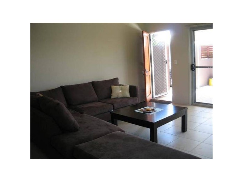 154/2 Grand Parade, Kawana Island QLD 4575