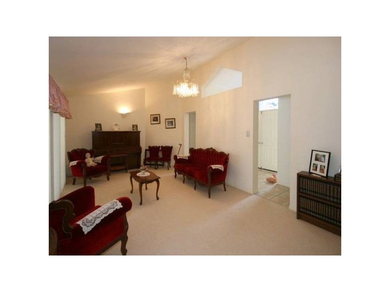 2 Eucalyptus Place, Little Mountain QLD 4551