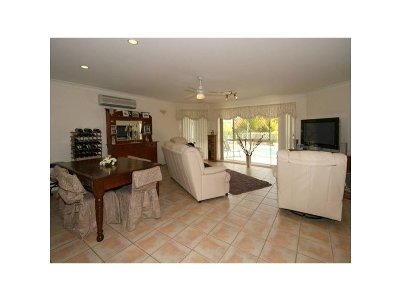 2 Eucalyptus Place, Little Mountain QLD 4551