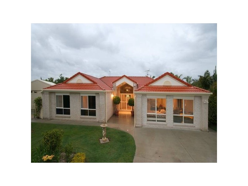 2 Eucalyptus Place, Little Mountain QLD 4551
