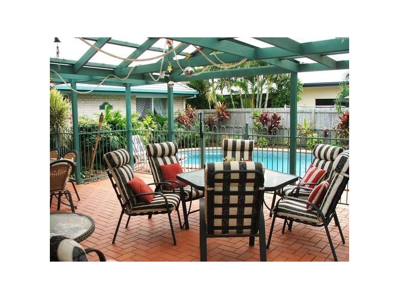 8 Gradorean Street, Pelican Waters QLD 4551