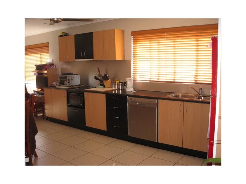 5/16 Moreton Parade, Kings Beach QLD 4551