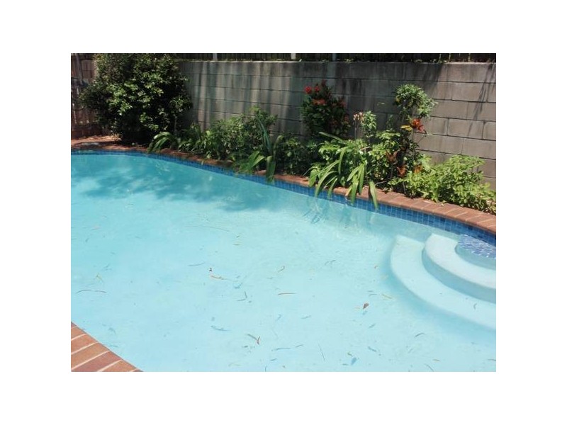 2/2 Upper Gay Tce, Kings Beach QLD 4551
