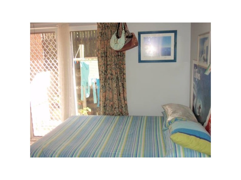 2/2 Upper Gay Tce, Kings Beach QLD 4551