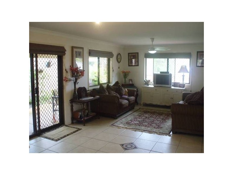 31 Lakeshore Place, Little Mountain QLD 4551