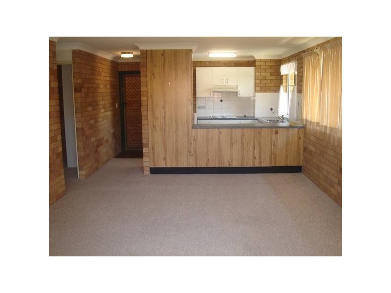 10/12 Coonowrin Street, Battery Hill QLD 4551