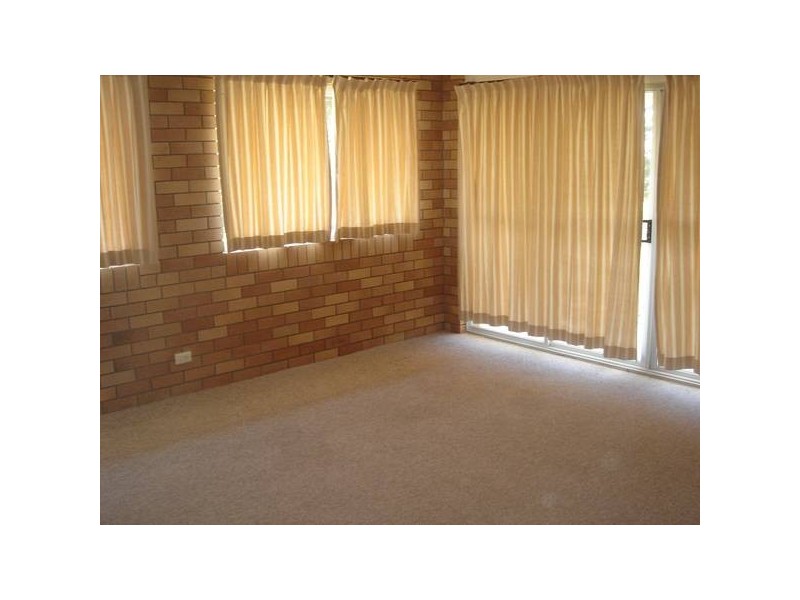 10/12 Coonowrin Street, Battery Hill QLD 4551