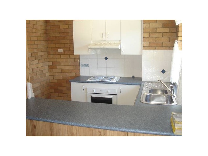 10/12 Coonowrin Street, Battery Hill QLD 4551