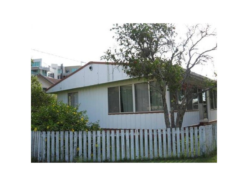 2 Kitchener Street, Golden Beach QLD 4551