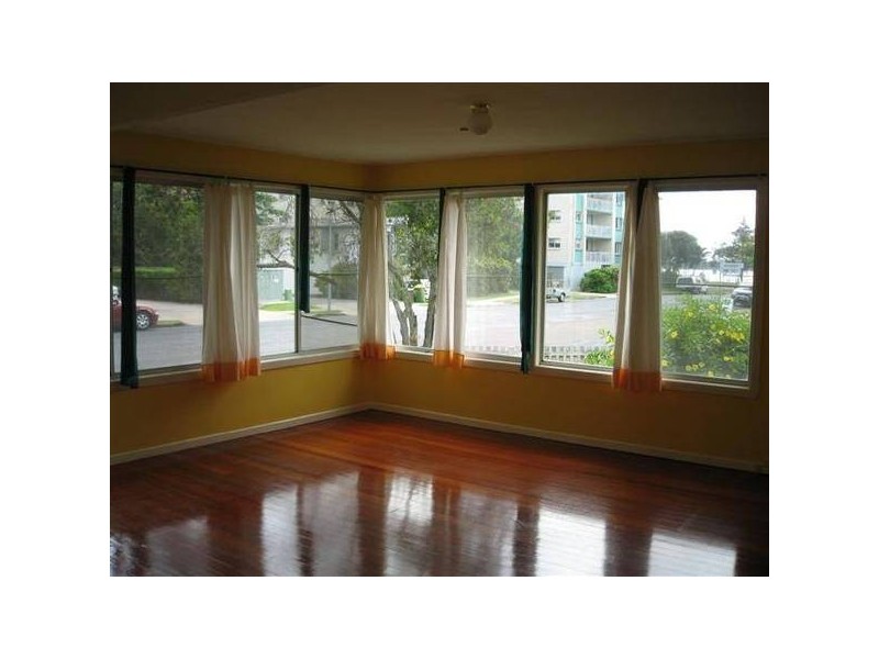 2 Kitchener Street, Golden Beach QLD 4551