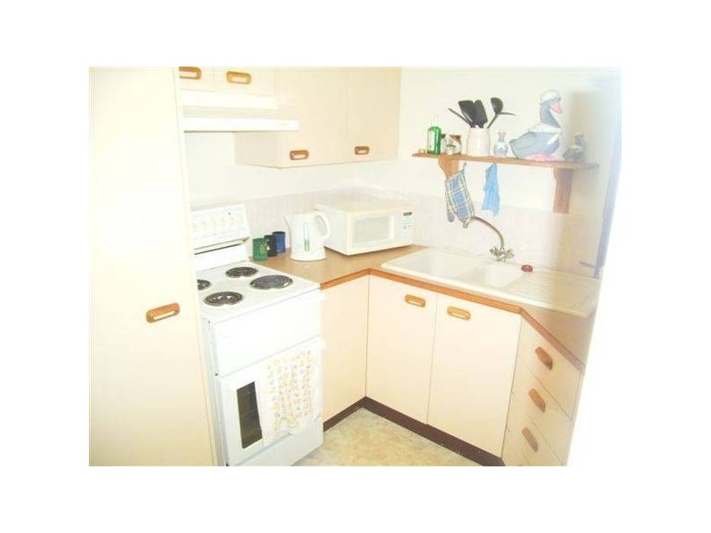 2/38 Milbong Street, Battery Hill QLD 4551