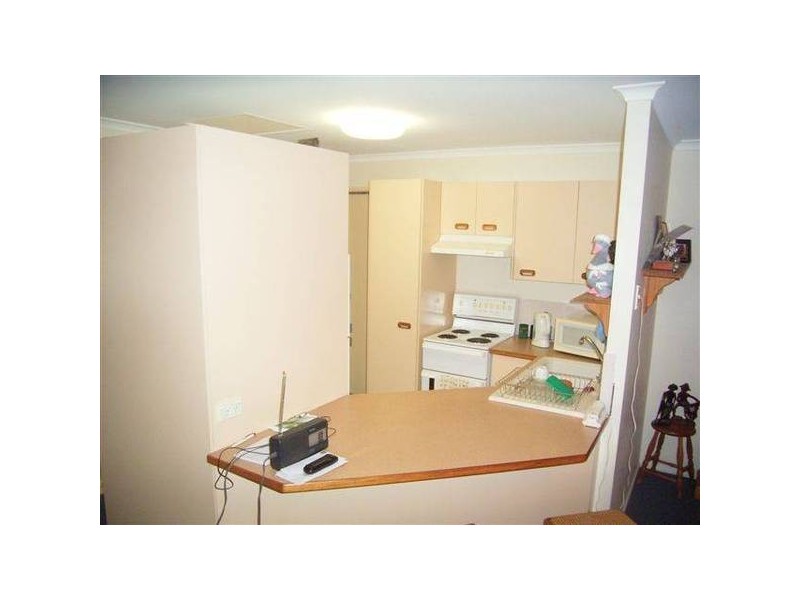 2/38 Milbong Street, Battery Hill QLD 4551