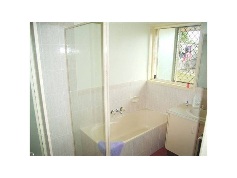 2/38 Milbong Street, Battery Hill QLD 4551