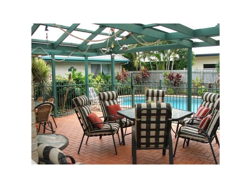 8 Gradorean Street, Pelican Waters QLD 4551
