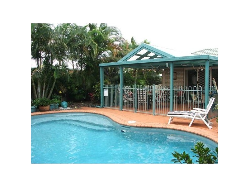 8 Gradorean Street, Pelican Waters QLD 4551
